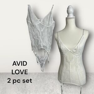 Avid Love white stretch lace garter 2 pc set